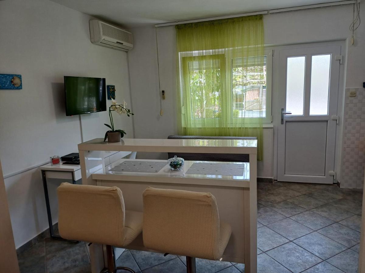 Apartments Lana Pula Extérieur photo